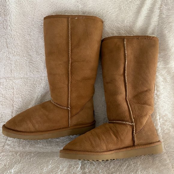 Woman’s Ugg Classic Tall Boots 5815 - Chestnut Size 7 - Picture 3 of 9